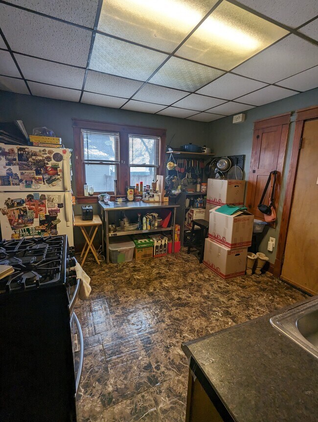 Photo - 2000 S 77th St