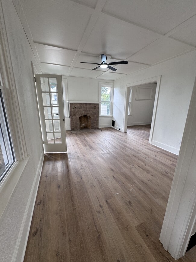 541 Considine Ave