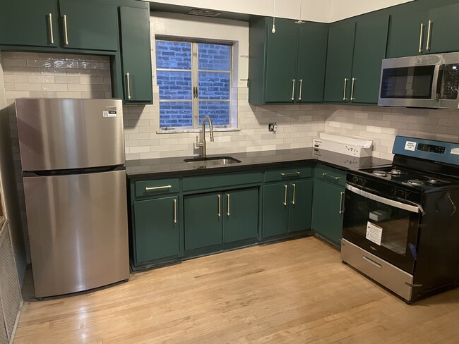 Photo - 2345 W 24th St Unidad 2