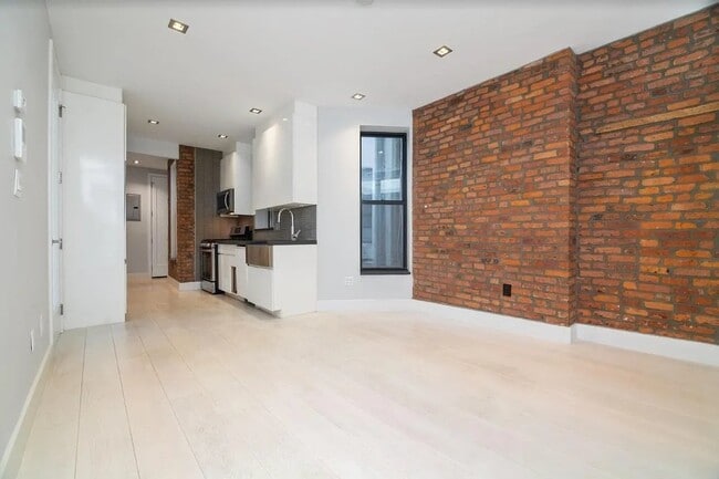 Photo - 248 Mott St Unit 13