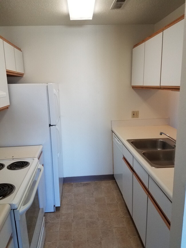 514 S Johnson St Unit 4 Bedroom