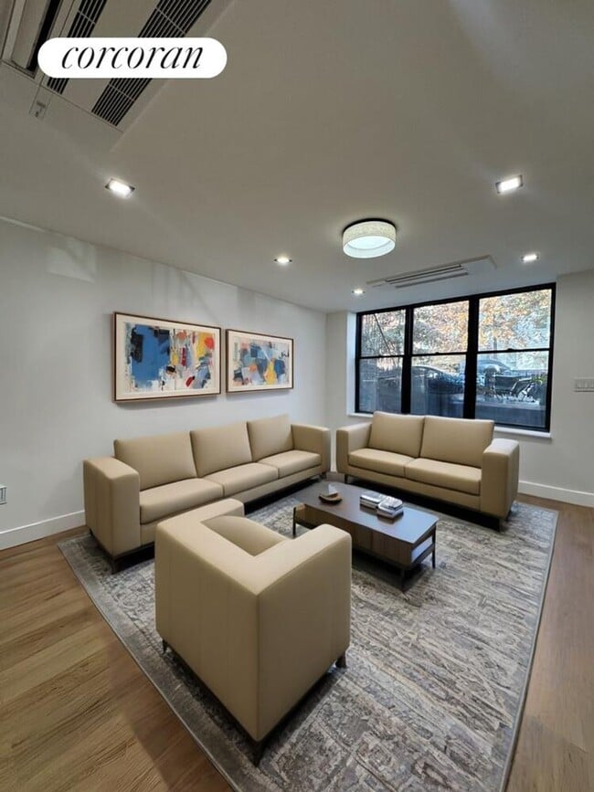 Building Photo - 232 27th St