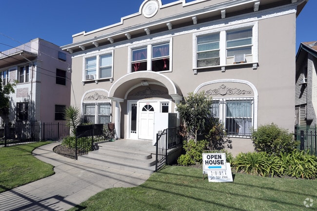 2845 San Marino Street