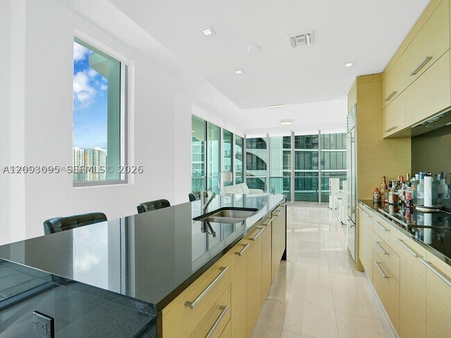 900 Biscayne Blvd Unit 2412