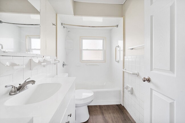 Photo - 14621 Agnes St