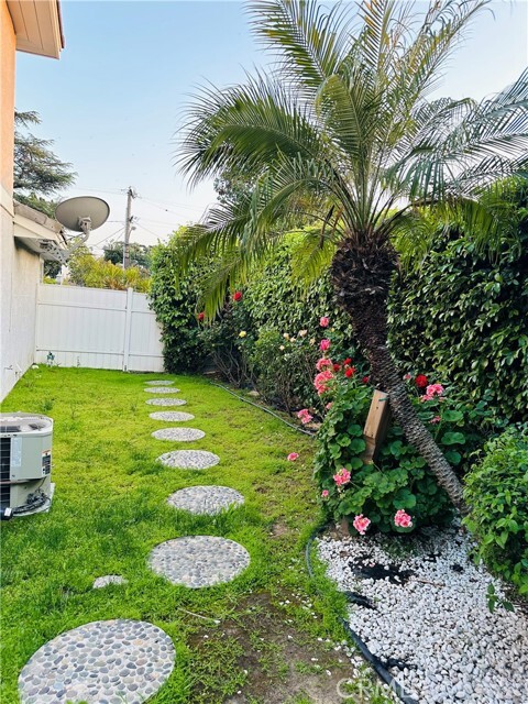 Photo - 555 W Lemon Ave