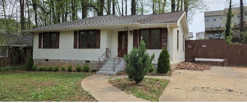 Photo - 628 Farrar Ct