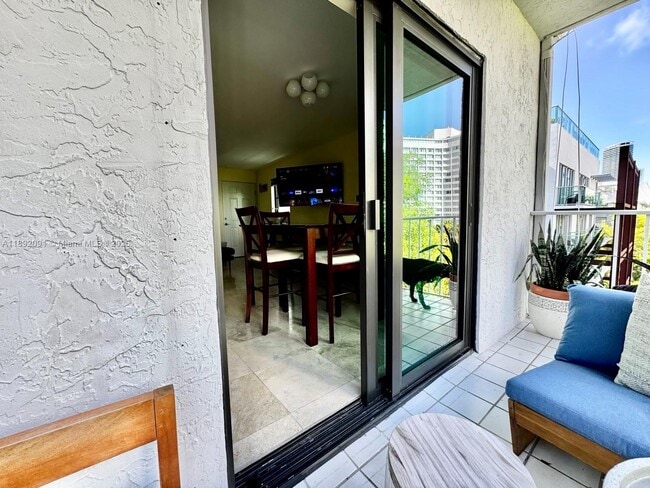Photo - 1225 West Ave Unidad 501