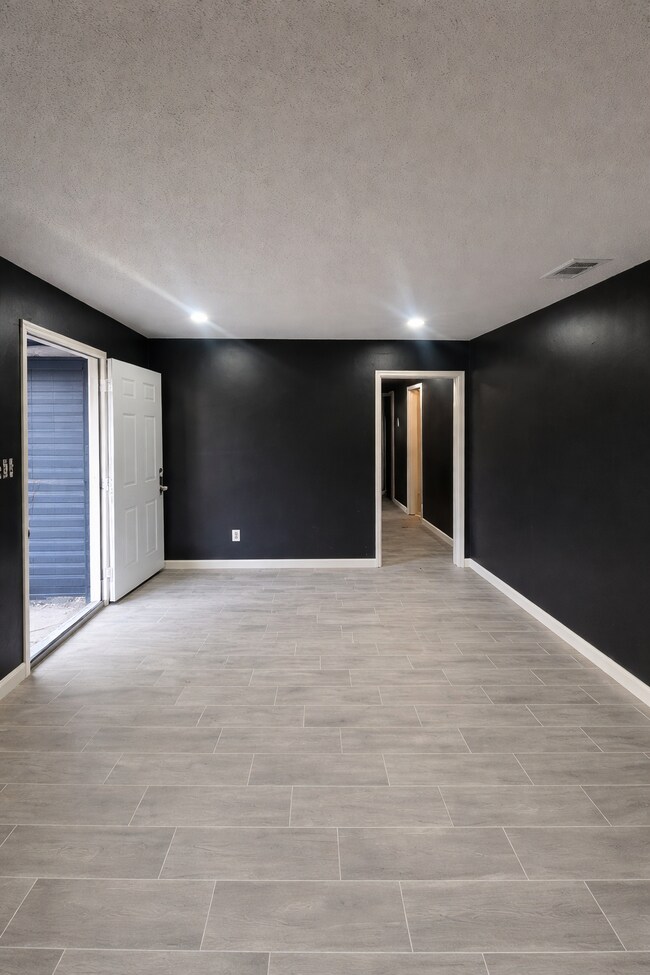 Photo - 2801 Alvin Ave