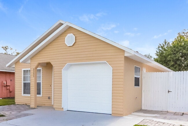 Photo - 9599 Lupine Ave