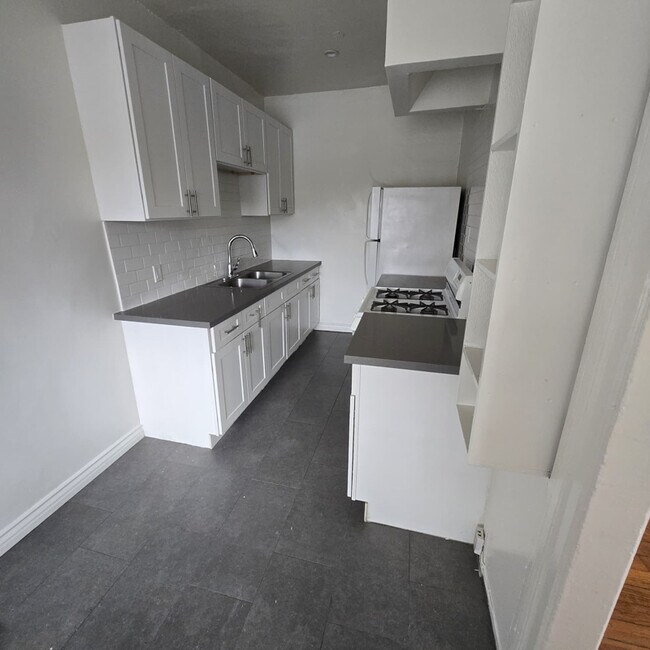 833 N Formosa Ave