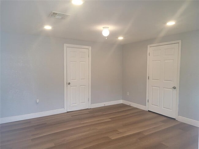 Photo - 1320 S Oleander Ave