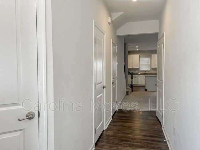Photo - 415 Huntingdale Pl