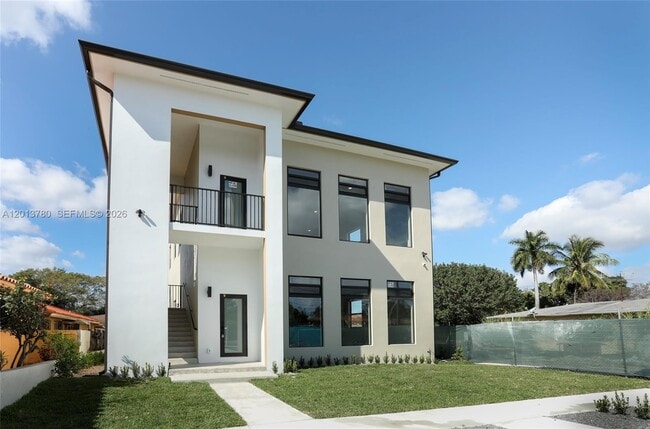 Building Photo - 120 SW 35th Ave