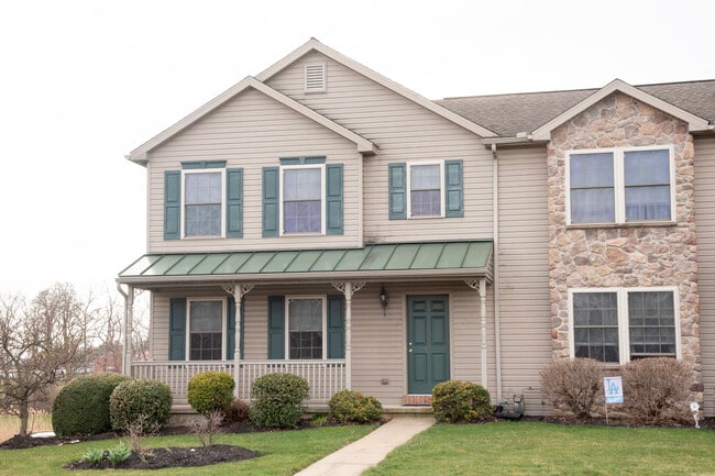 Building Photo - 65 Gable Dr