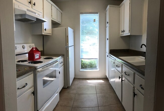 Building Photo - 3506CU Unit A