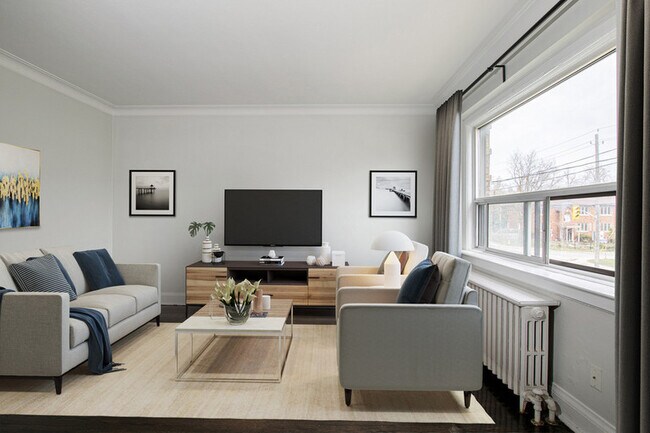 Photo - 1602 Bathurst St