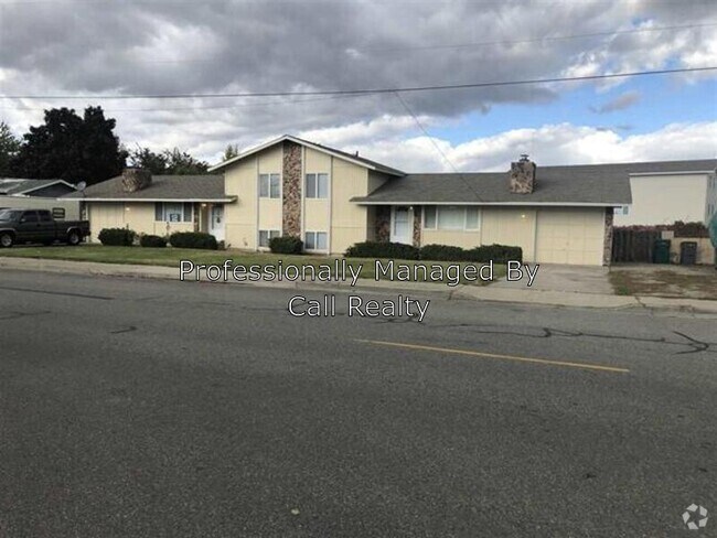 Building Photo - 14727 E 4th Ave Rental