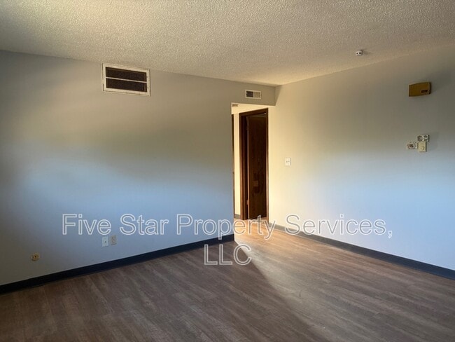 Photo - 2070 W Washington St Unidad Apt 9