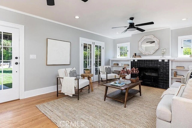 Photo - 977 N Hill St