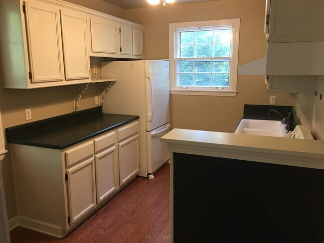 Photo - 700 Canebrake Dr