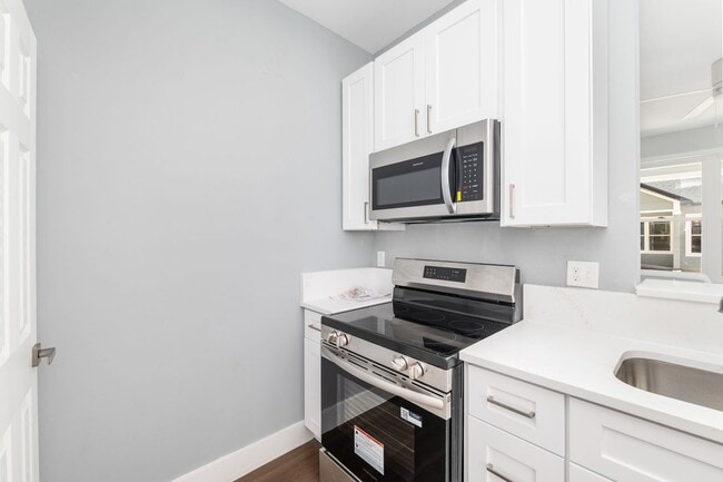 Photo - 420 NW 3rd Ave