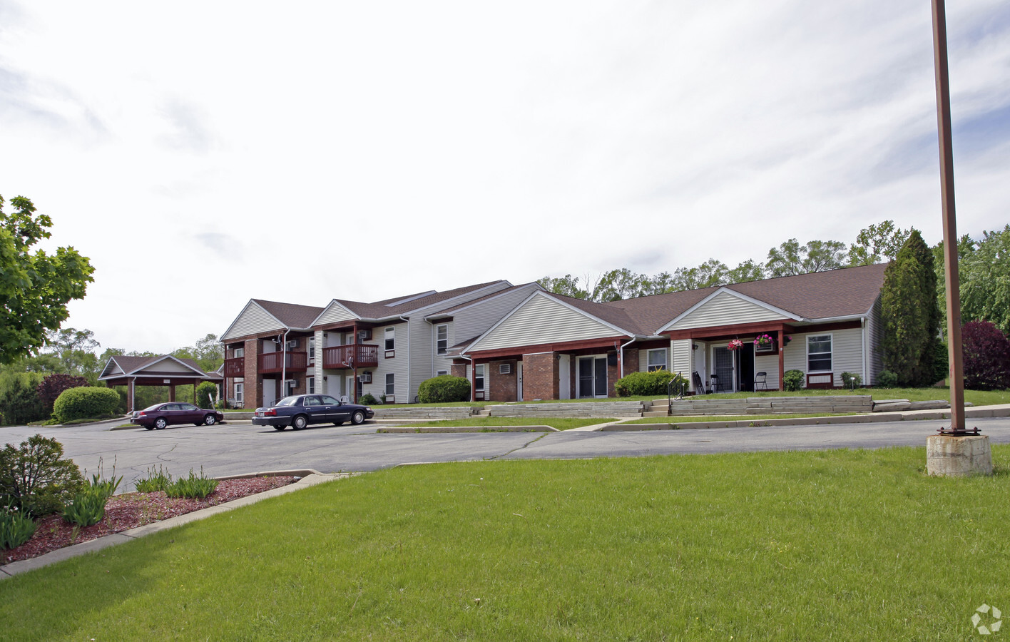 Photo - Twin Lakes Manor Apartments