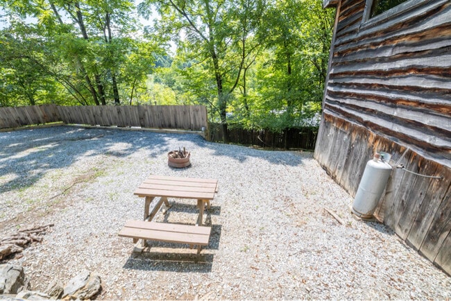 Photo - 496 Pearl Ln