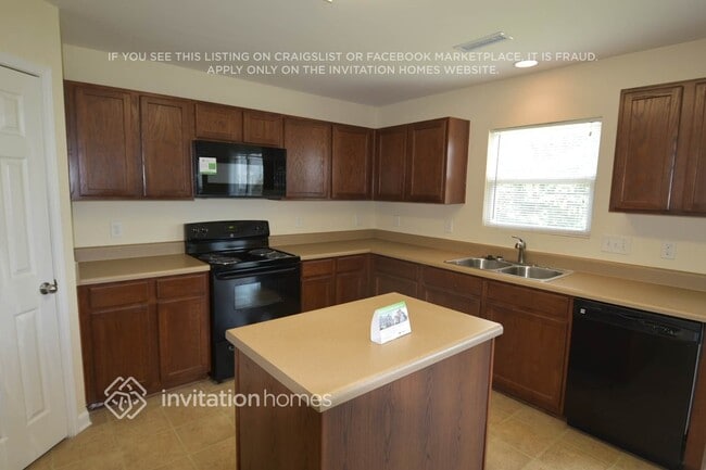 Photo - 120 Woodcreek Ln