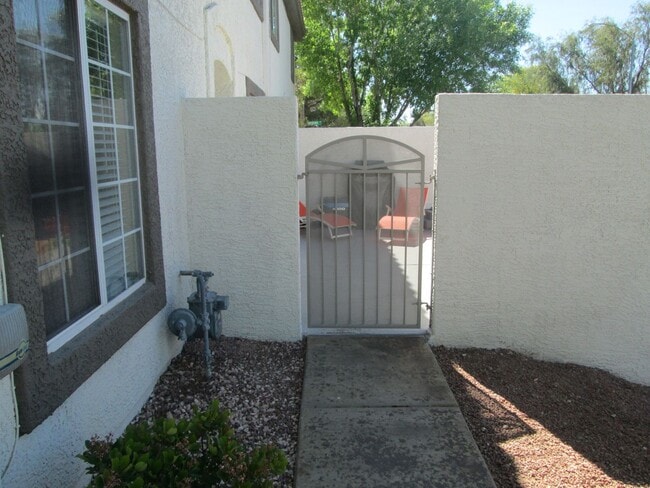 Photo - 3 bedroom Townhome in Green Valley availble June 1