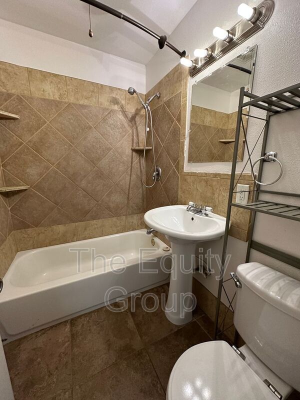 Photo - 600 N Dickran Dr