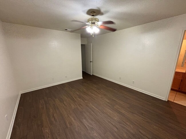 Photo - 1308 Chips Dr Unit B