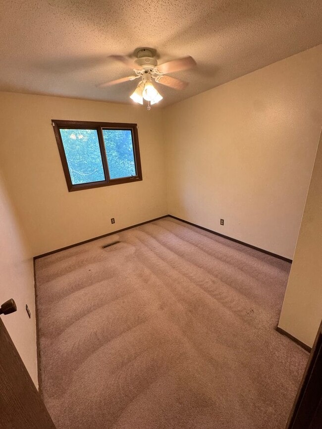 Photo - 721 Westridge Rd