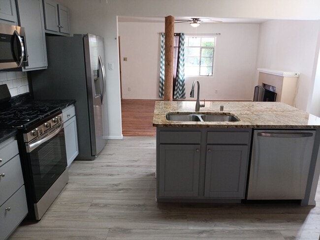 Photo - Charming 3-bedroom, 2-bathroom! Showings available NOW! New appliances! SPECIAL!!
