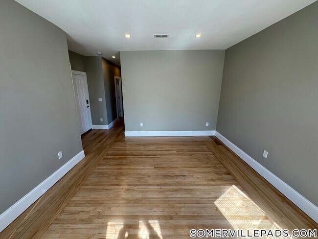 Photo - 29 Cameron Ave Unidad 3