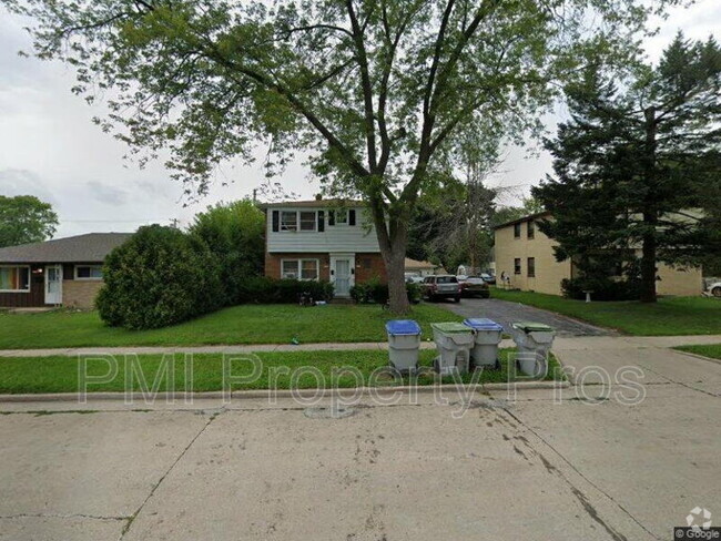 Building Photo - 6535 N 58th St Rental