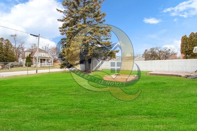 Photo - Available Now! Swartz Creek Schools!