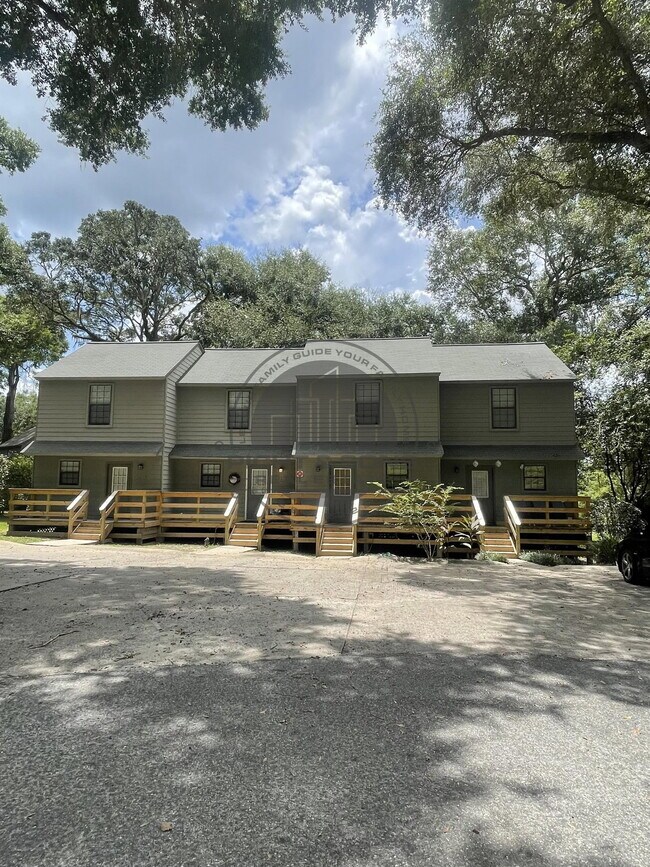 5477 Sombra Del Lago Dr