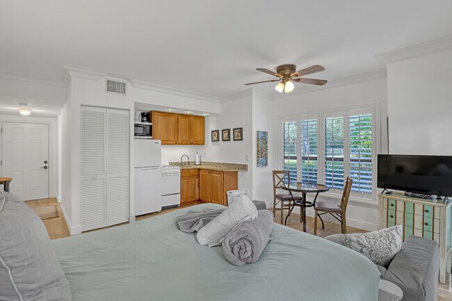 Photo - 11863 Wimbledon Cir Unit 408
