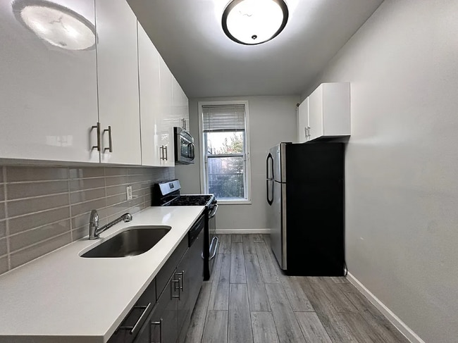 Photo - 98 Wayne St Unit 4B