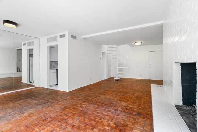 Photo - San Pedro Square - West Campus / Shoal Cre...