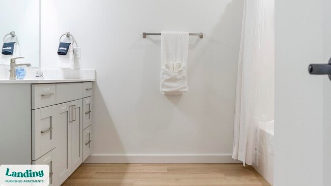 Photo - 650 N Main St Unidad 222