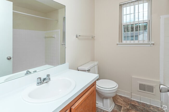 2BR, 1BA - 845 SF