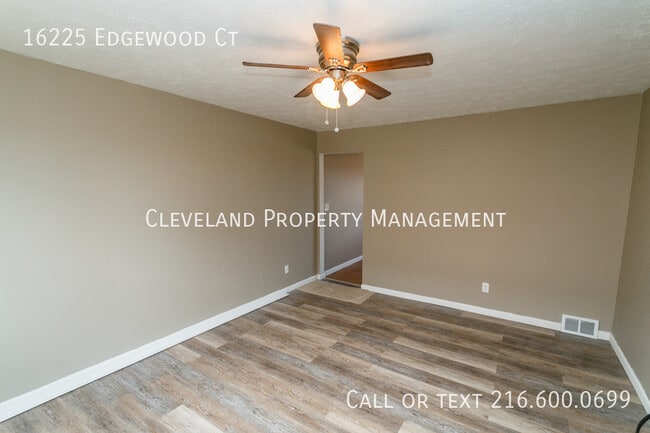 Photo - 16225 Edgewood Ct