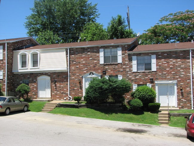 Woodknoll Townhomes