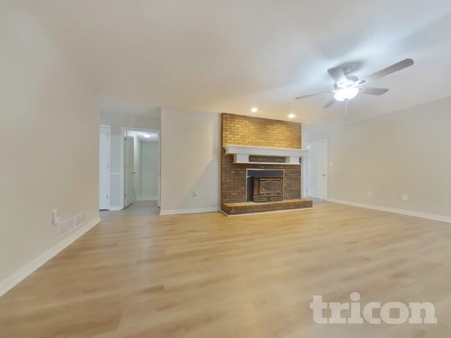 Photo - 5681 Lanny Dr