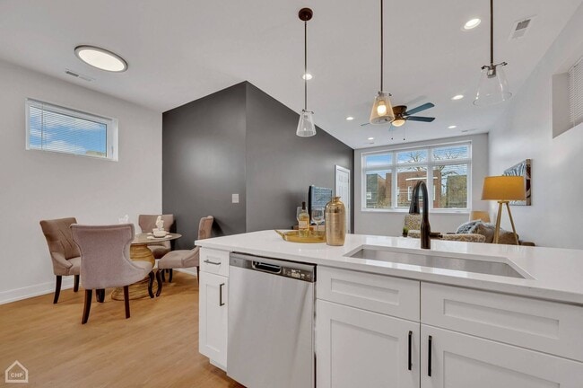 Photo - 5019 S Indiana Ave Unit 1