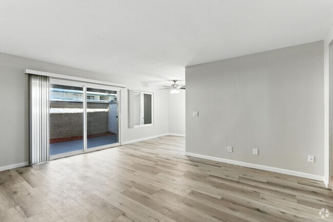 2BR, 2BA - 990 SF - Living Room