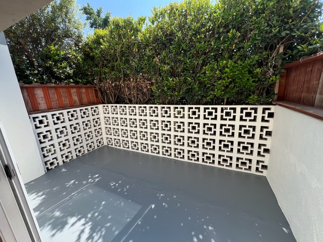 Front Porch Balcony, Ground Level, Serrano Street Facing - 550 N Serrano Ave Apartments Unit 1