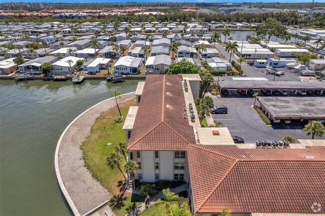 Building Photo - 19029 US Hwy 19 N Unit 7-8 Rental